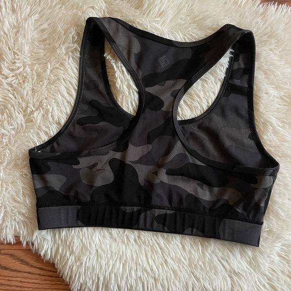 Fashion Nova Camo Sports Bra - Picture 4 of 5